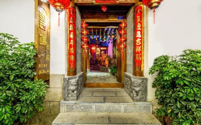 Cloud Boutique Resort - Naxi Style Shop