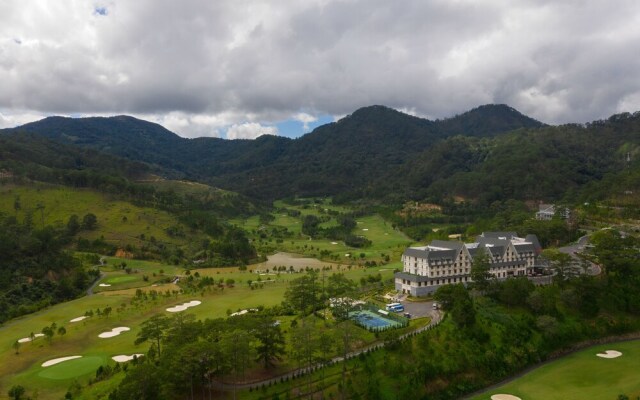 SAM Tuyen Lam Golf & Resorts