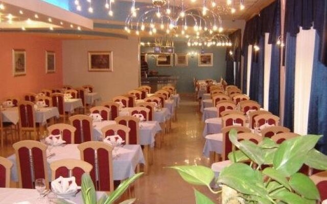 Hotel Macola