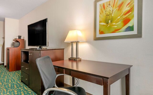 Comfort Inn & Suites Fort Lauderdale West Turnpike