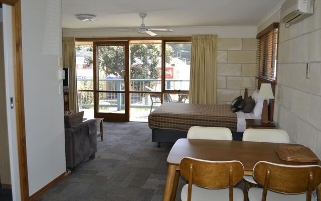Loch Ard Motor Inn