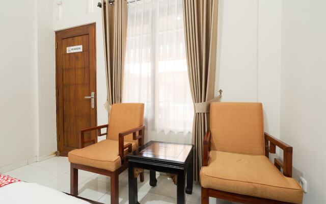 OYO 1885 Wisma Wongso Syariah