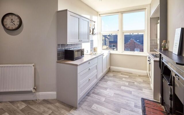 Host Stay Cattersty Hideaway