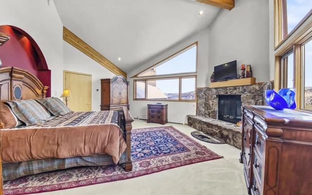 Mountain View Ski Lodge 5 Bedroom Townhouse