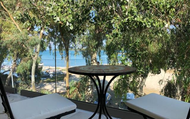 Marina Vista Luxury Studio suites Beach front