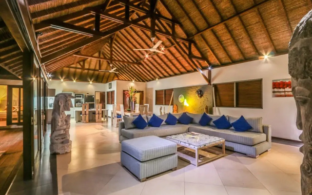 Villa Luna Maya