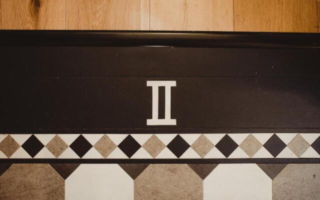 ch1 boutique stays - queen suite