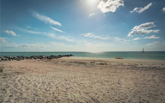 Seashell 19 - Two Bedroom Condo
