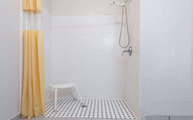 Days Inn by Wyndham Kansas City International Airport