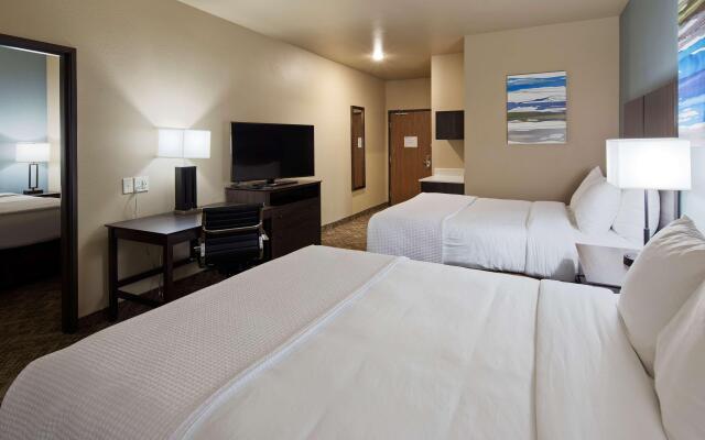 Best Western Golden Spike Inn & Suites