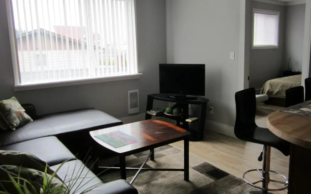 Black Rooster Guesthouse