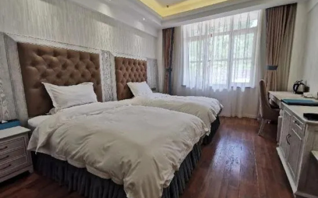 Chestnut Valley Hotel