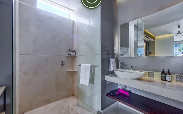 Luxury 1 BR Condo in Pier 57 - Infinity Pool