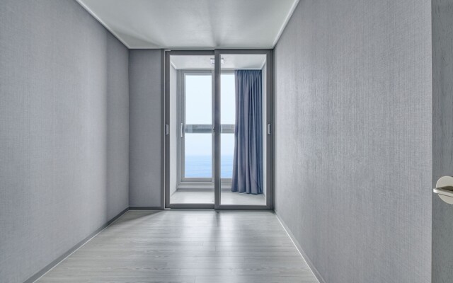 Gangneung Chonpines Ocean Suites Hotel