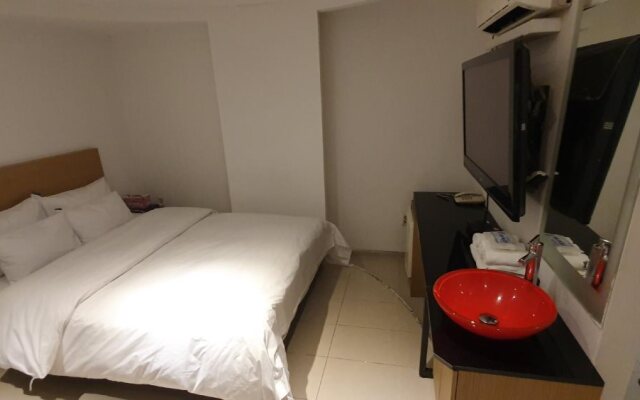 Infinity Hotel