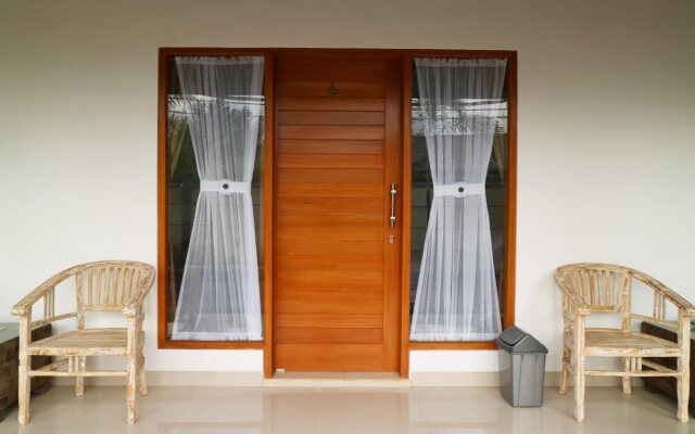 Aghasvina Guest House Canggu