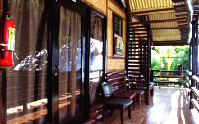 Novie's Tourist Inn