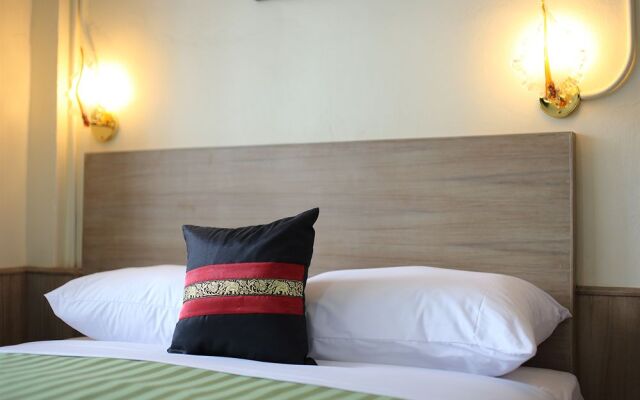 Sukhumvit 20 Guest House