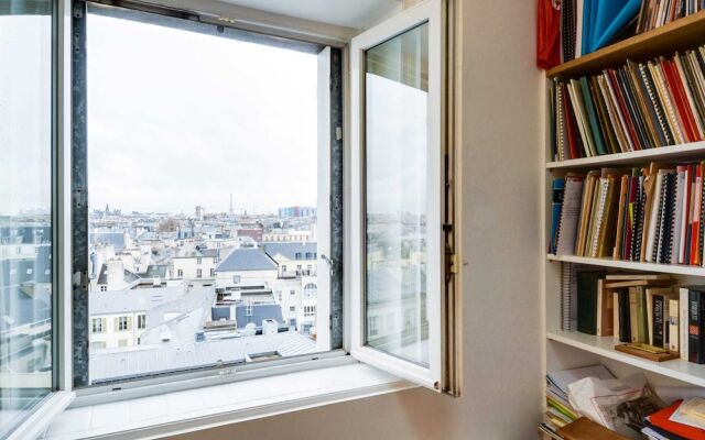 Book-lovers Abode in the 4th Arrondissement
