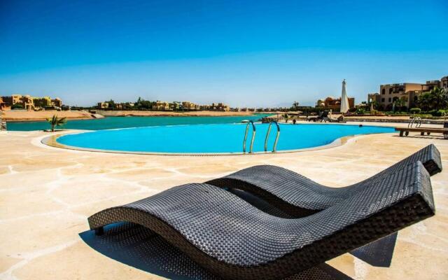 El Gouna Luxurious 2BR + Pool, Lagoon view in Sabina