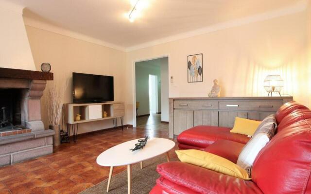 Gîte Saint-Jean-le-Vieux, 3 pièces, 5 personnes - FR-1-384-791