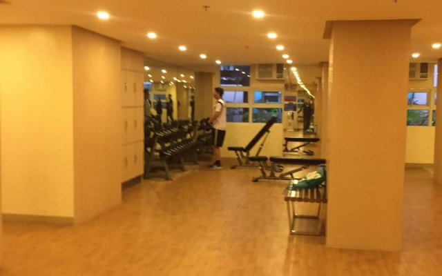 101 Newport Boulevard near NAIA Terminal 3