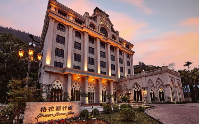 Grasse Grace Manor