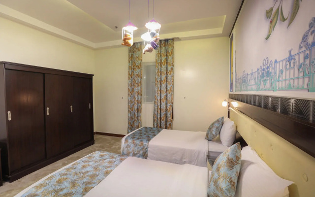 Meral Crown Hotel