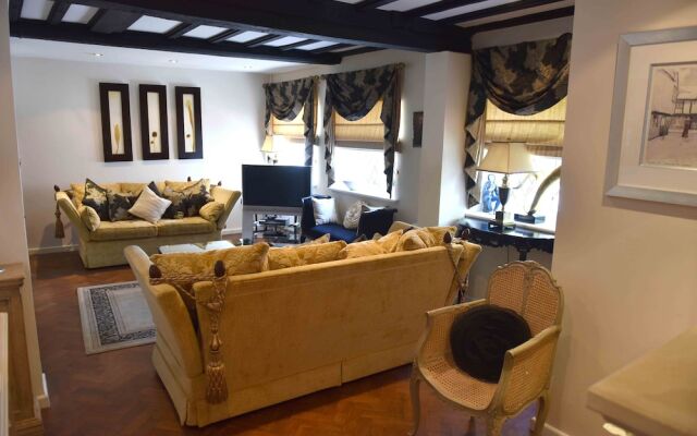 Luxury Cottage Near Windsor Castle