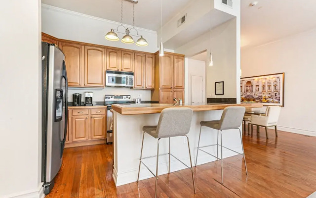 Luxury 4BR With Private Rooftop Deck