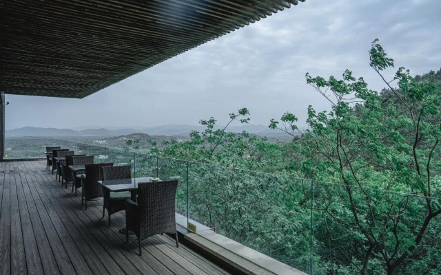 Meijie Mountain Hotspring Resort
