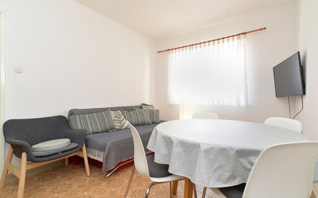 Apartment 1928