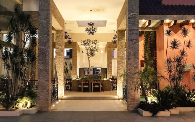 Royal Aqua Luxury Hotel & Spa