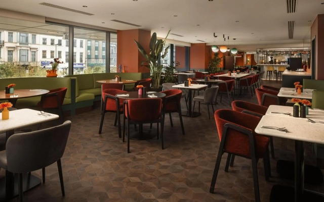 Cardo Brussels, Autograph Collection