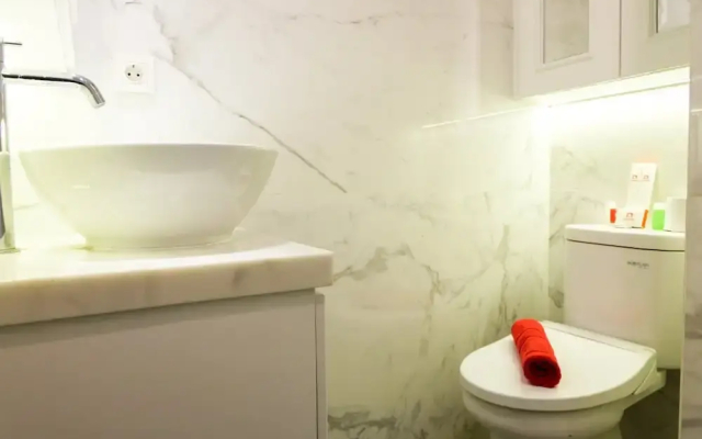 Luxurious 2BR Apartment @Grand Kamala Lagoon