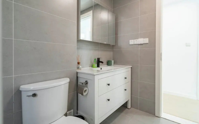 Tyms Bright 2BR 1BA Apt Xuhui Center