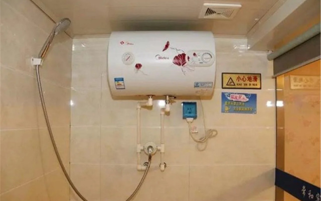 Chengde Changhe Business Guest House