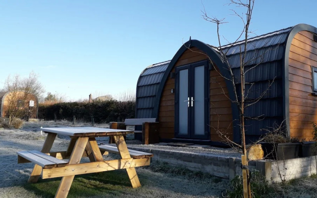 Hornbeam Eco Cabin - Sleeps 2 - Valley View