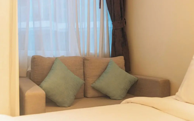 Ocean Breeze1BR Steps from the Sea C244