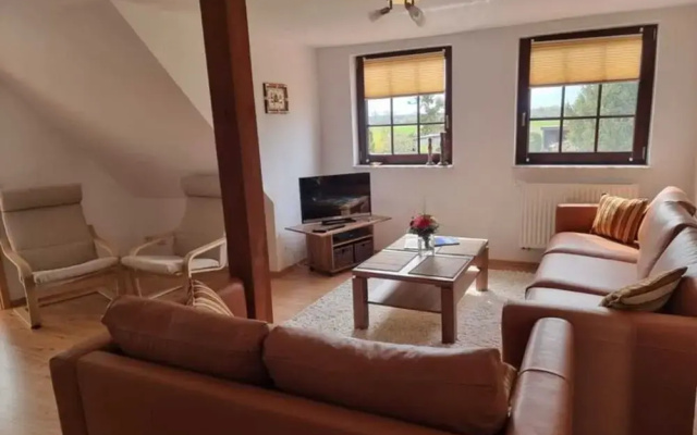 Schone Ferienwohnung mit Garten in Robertsdorf