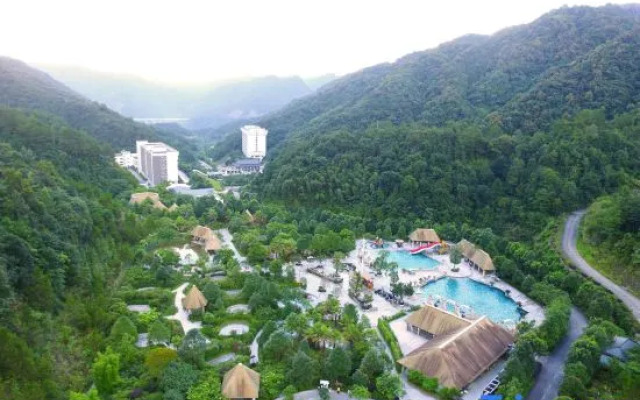 Xinfeng Utop Spring Primeval Forest Resorts