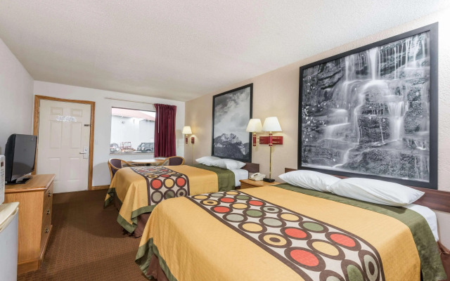 Super 8 by Wyndham Bridgeport/Clarksburg Area