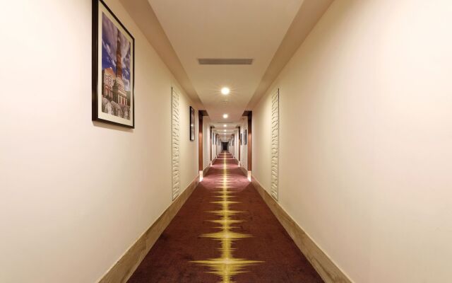 Lemon Tree Hotel, Sector 68, Sohna Road, Gurugram