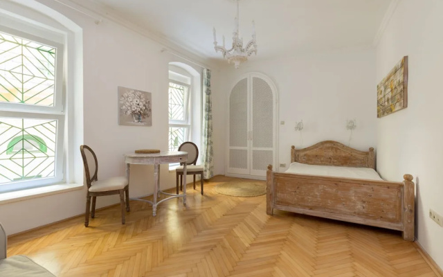 Vintage Style Apartment