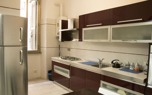 Leone Guesthouse