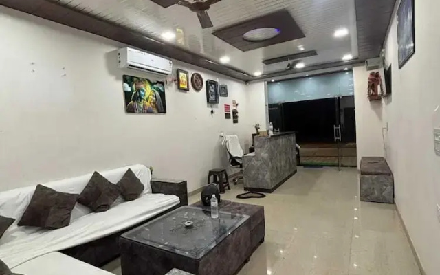Shukla Hotel