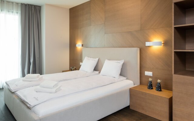 Avesa Luxury Apartments by Wawel Castle