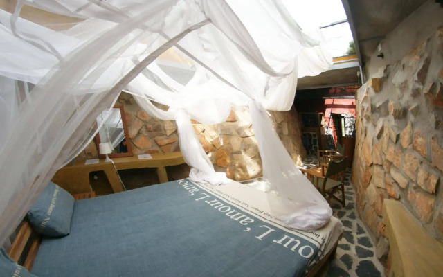 Yellow Haven Lodge