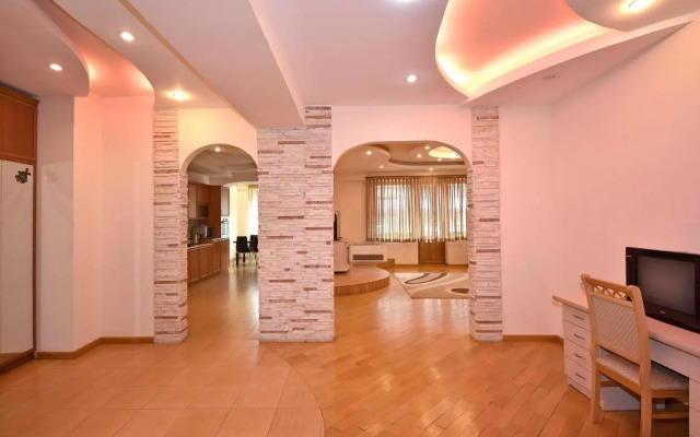 Northern Avenue, 2 bedrooms Luxury, Unique apartment HH656