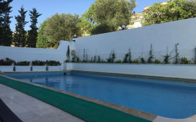 Cicek Apart Hotel